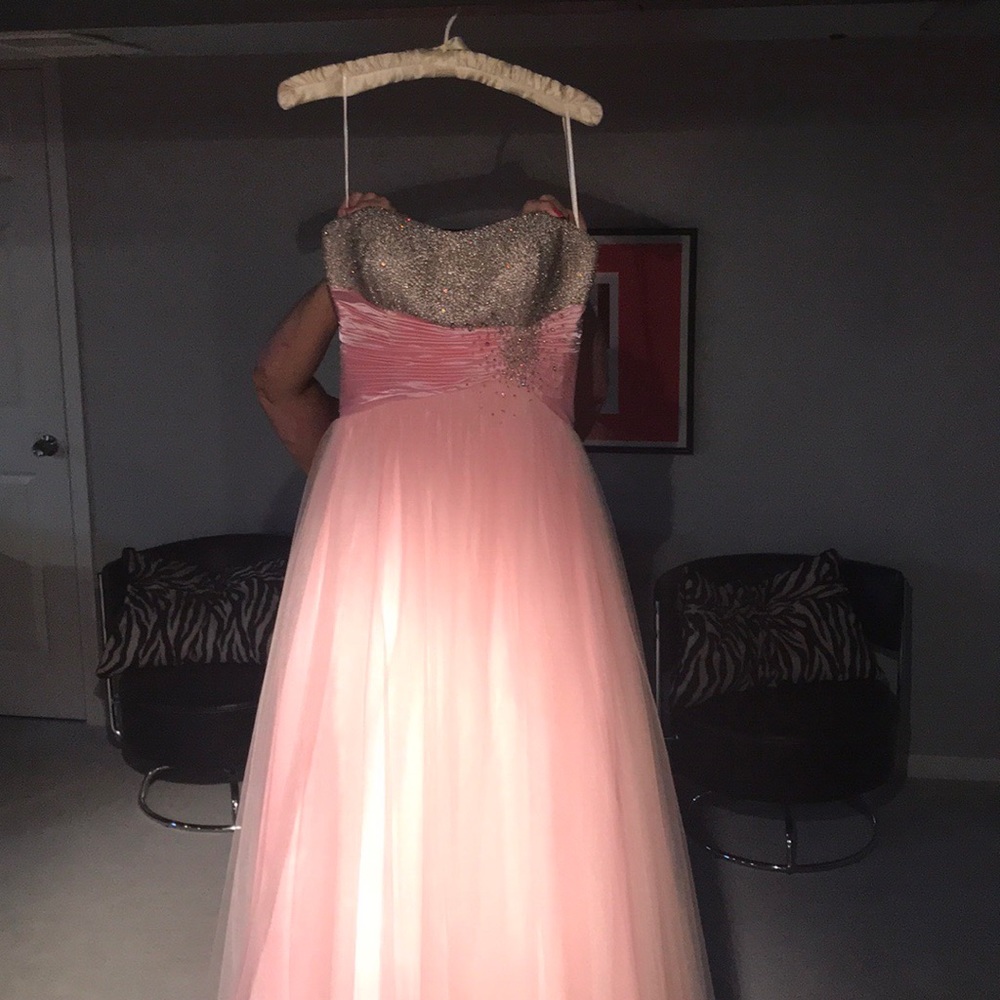 Dress - Picture 1 of 4